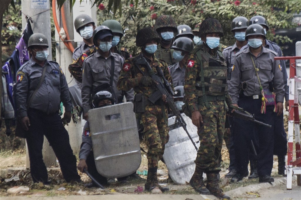 緬甸軍方發動政變,第二大城瓦城20日發生軍警以實彈射擊民眾的事件。(法新社)
