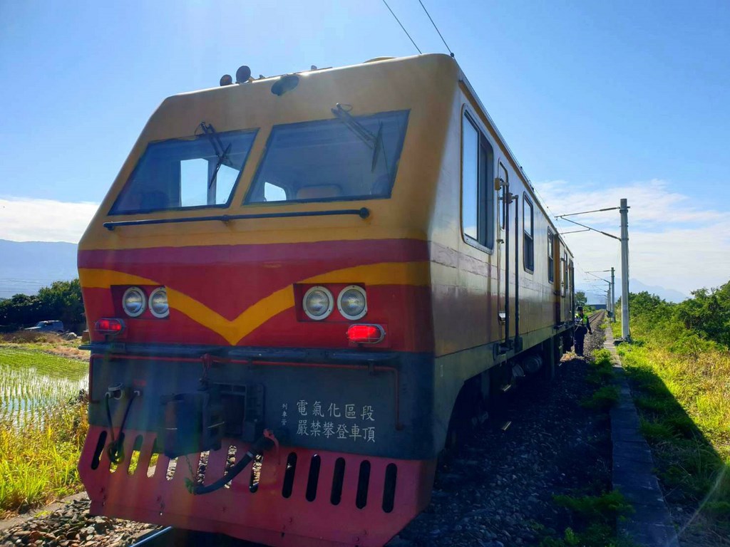 台鐵台東海端火車站23日發生工程車撞擊工人意外,造成2死1傷,運安會和檢察官下午將釐清事發原因及責任。(台鐵局提供)中央社記者盧太城台東傳真 110年2月23日