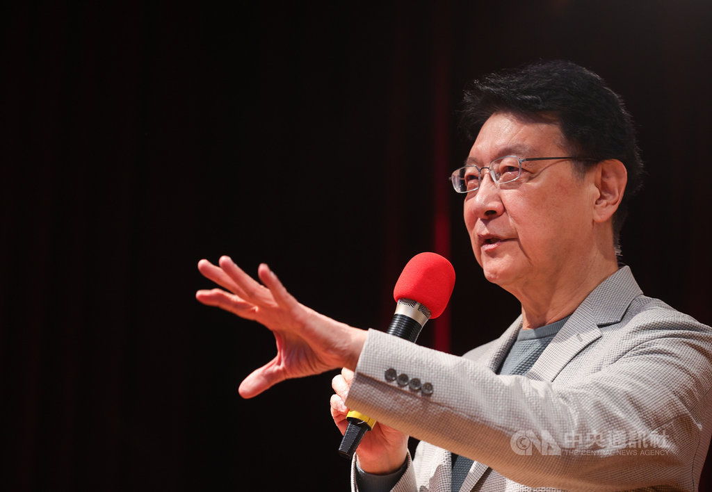 中廣董事長趙少康23日上午舉行記者會,針對國家憲政體制、不在籍投票以及18歲公民權三大議題說明擘劃方向。中央社記者謝佳璋攝 110年2月23日