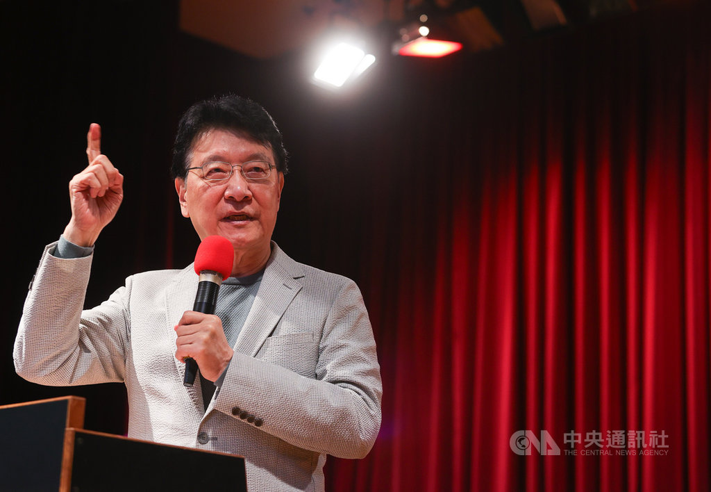 中廣董事長趙少康23日上午舉行記者會,說明國家憲政體制及修憲主張等議題。中央社記者謝佳璋攝 110年2月23日