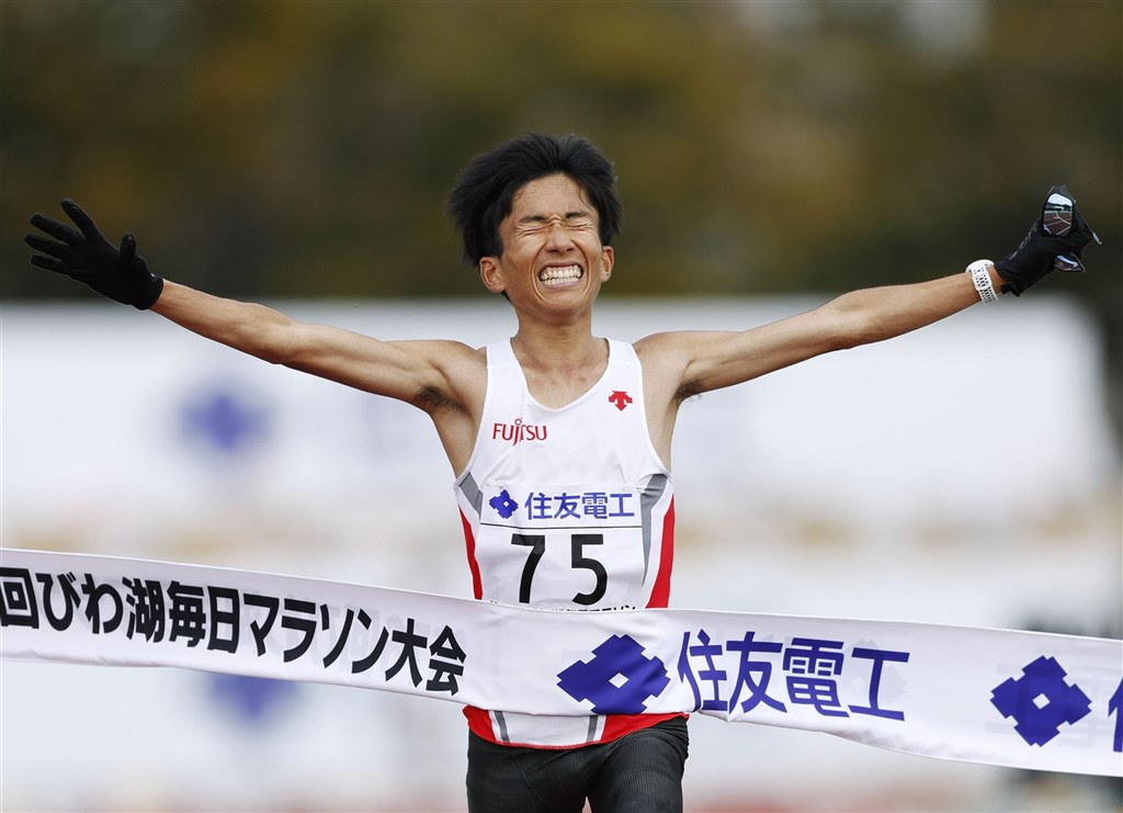 鈴木健吾以2小時4分56秒寫日本馬拉松最速紀錄 運動 中央社cna