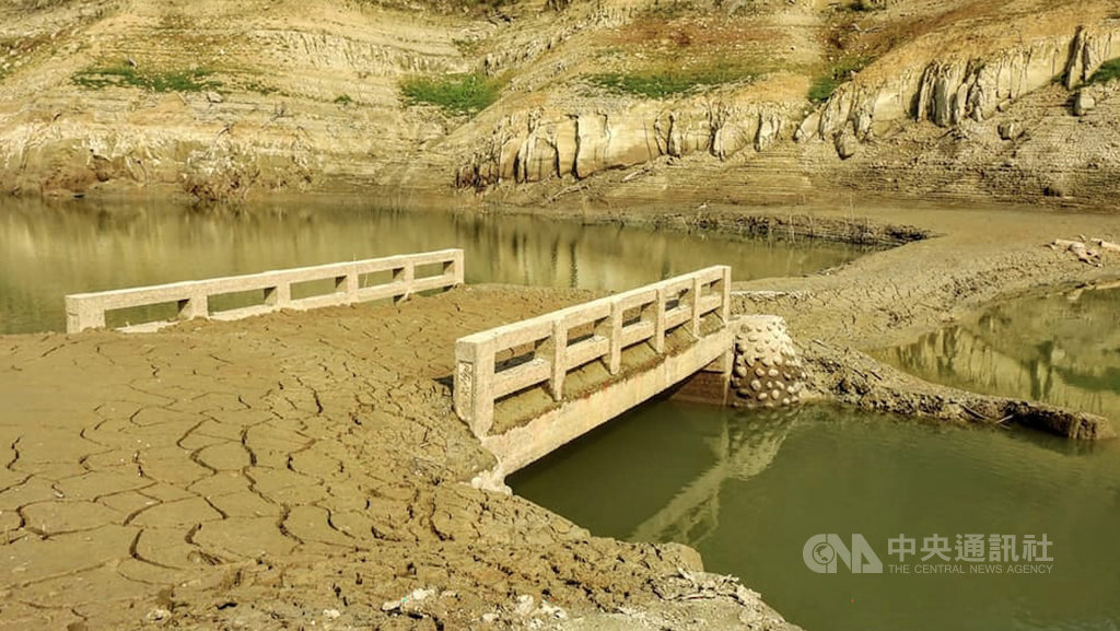 永和山水庫乾涸見底隱身40年永安橋重見天日 生活 中央社cna