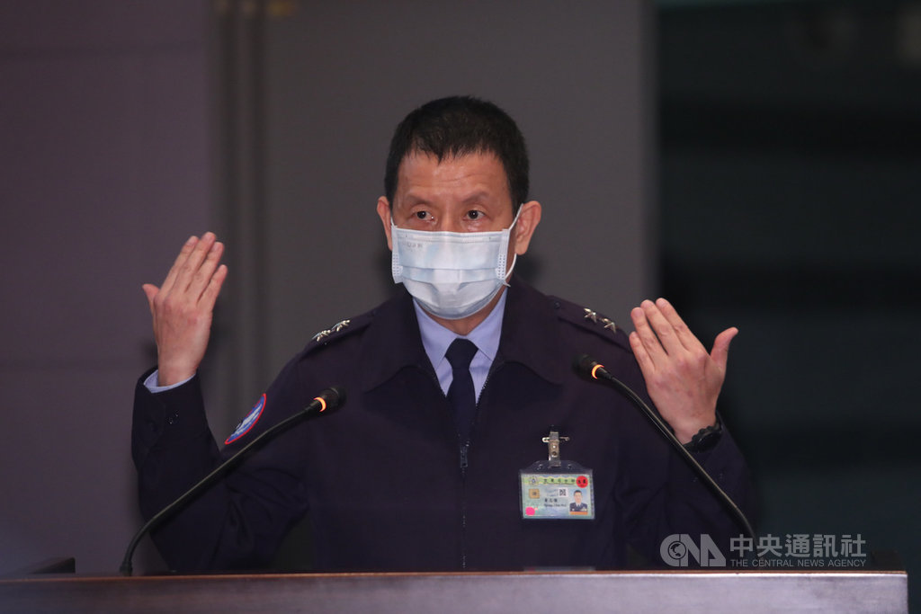 台東志航空軍基地2架F-5E戰機22日下午執行訓練任務時失聯,飛行員羅尚樺中尉殉職,另一名失聯潘穎諄上尉的搜救工作則持續進行。國防部空軍司令部參謀長黃志偉中將(圖)說明搜救情形。中央社記者吳家昇攝 110年3月22日