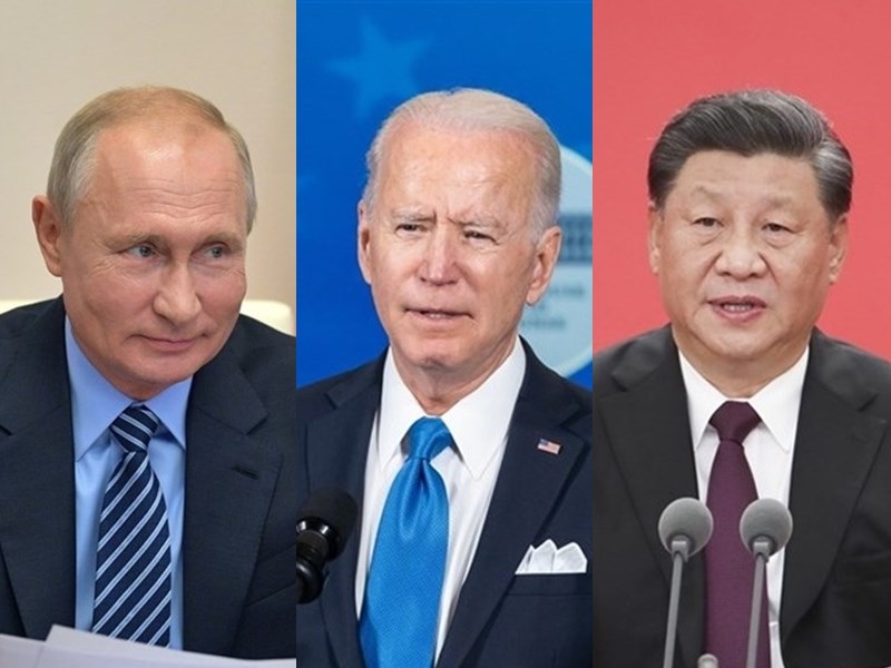 美國總統拜登(中)26日宣布俄羅斯總統蒲亭(左)、中國國家主席習近平(右)等40位領袖,已獲邀參加預定4月22、23日在美國舉行的氣候領袖視訊峰會。(左圖取自twitter.com/KremlinRussia_E,中圖取自facebook.com/WhiteHouse,右圖中新社)