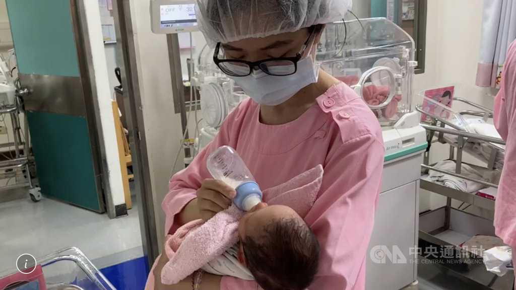 龍鳳胎孕婦破水當尿失禁騎車就醫才知要生了 生活 中央社cna