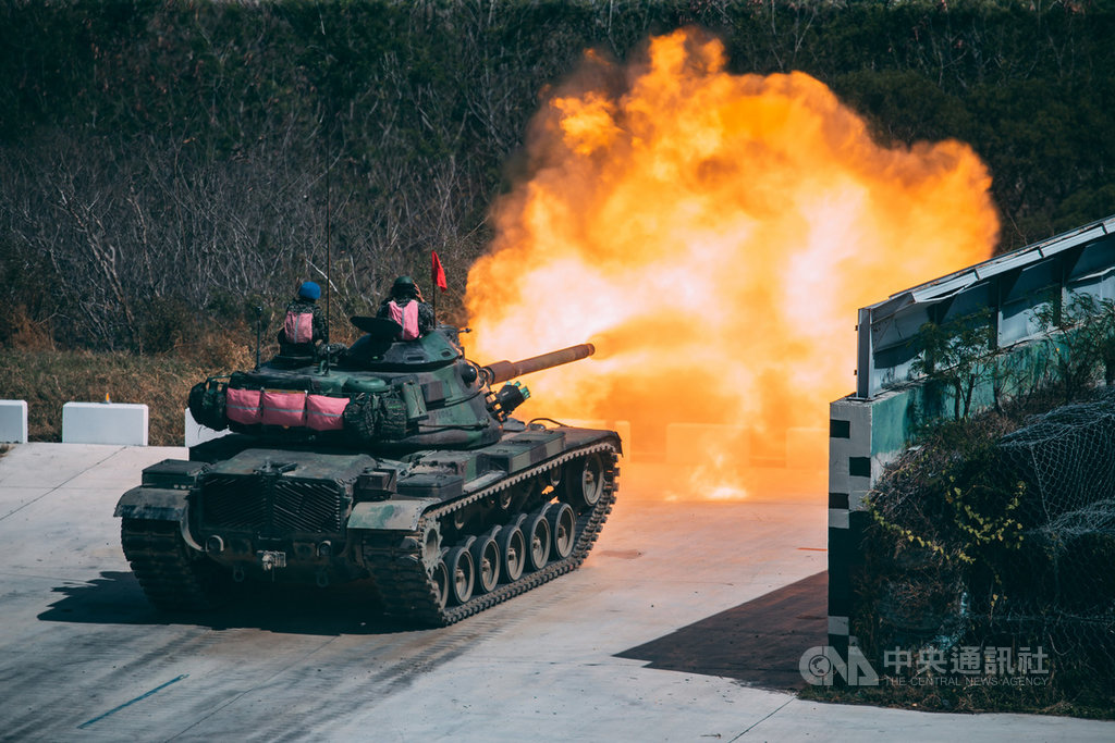 陸戰66旅實彈射擊 火光四射場面震撼 – 中央社即時新聞