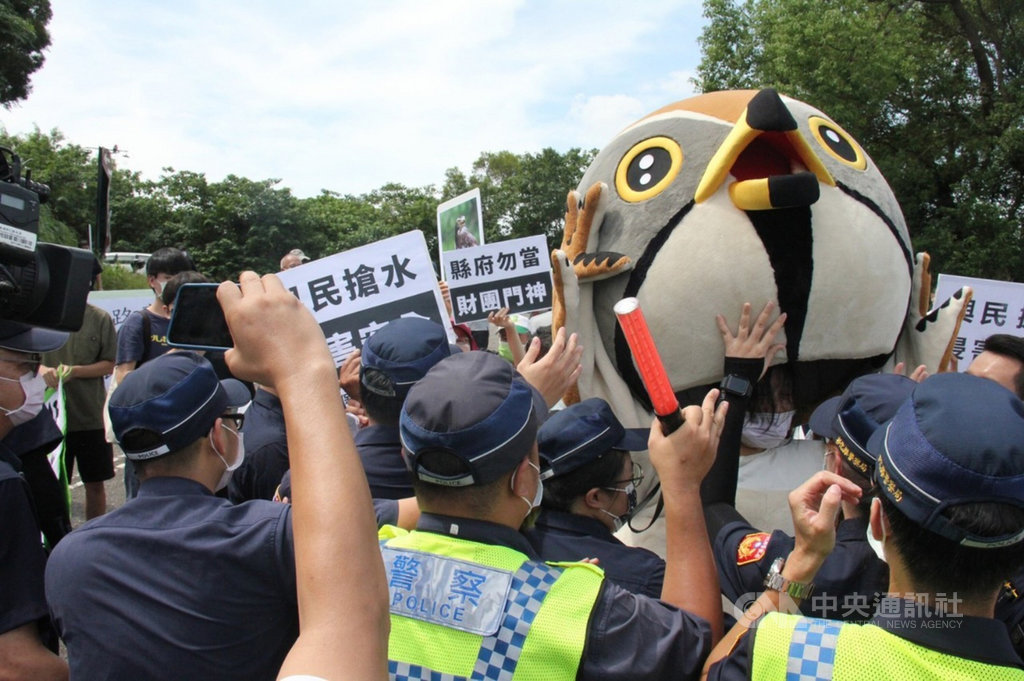 惠來產業園區環評現勘環團陳抗與警爆推擠 生活 中央社cna