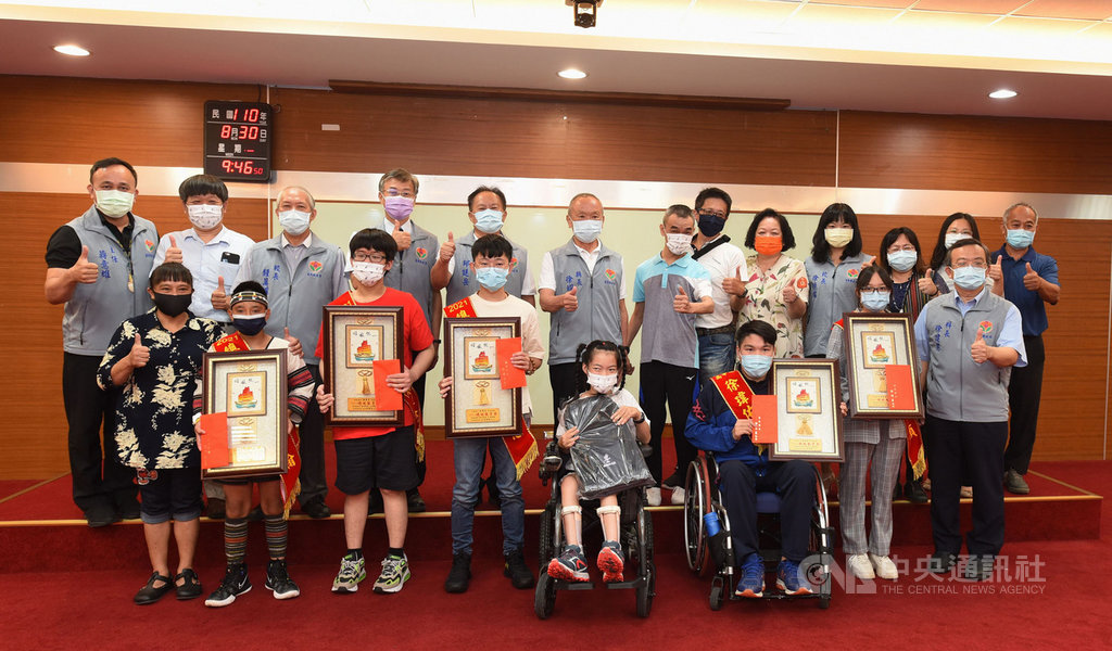 苗栗5學子獲總統教育獎徐耀昌讚 散發生命光輝 地方 中央社cna