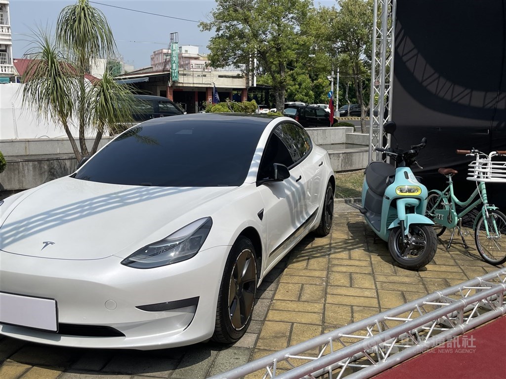 圖為電動汽機車。（中央社檔案照片）