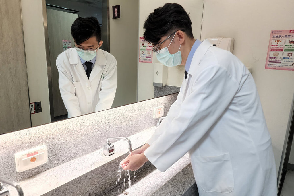 急性腸胃炎個案增 醫師籲勤用肥皂濕洗手 | 生活 | 中央社 CNA