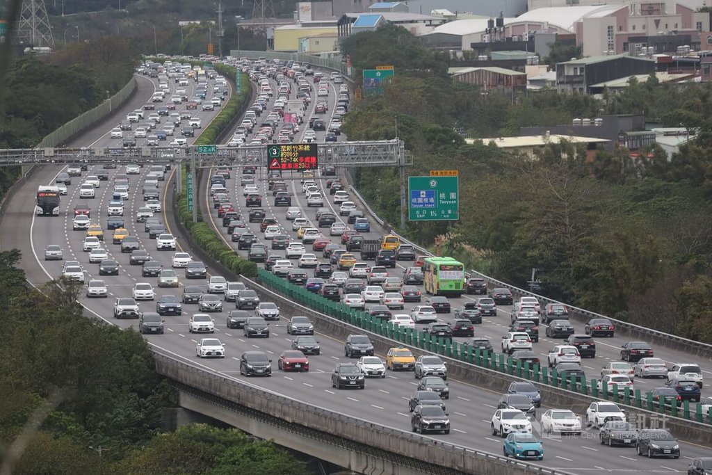 初二國道路況上午部分路段紫爆車速不到20公里| 生活| 中央社CNA