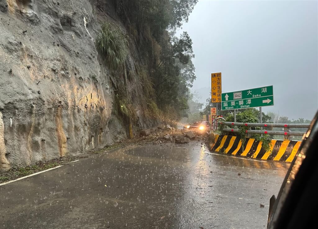 苗栗泰安累積雨量319毫米最多 雨區往南移動 生活 中央社 Cna 9903