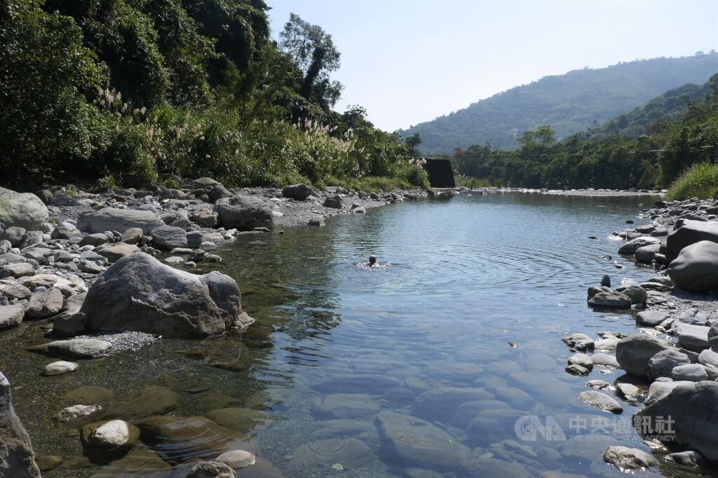 竹竿掛廣茂夏-