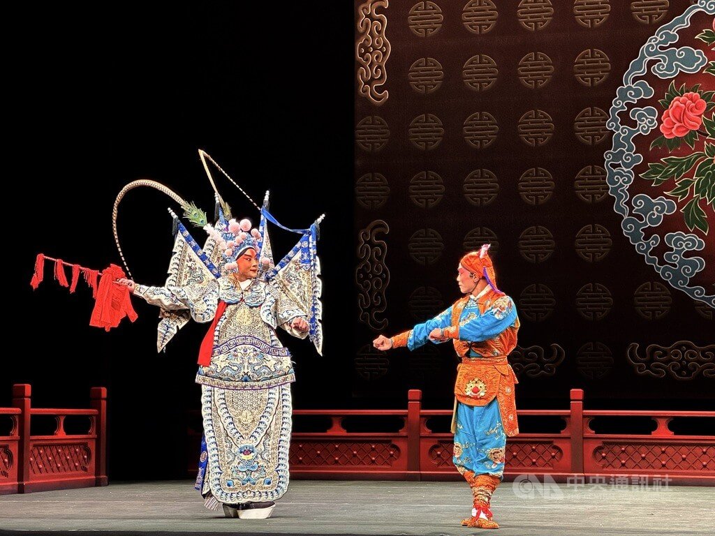 國光劇團赴星演出 展現台灣年輕京劇演員技藝傳承 | 文化 | 中央社 CNA