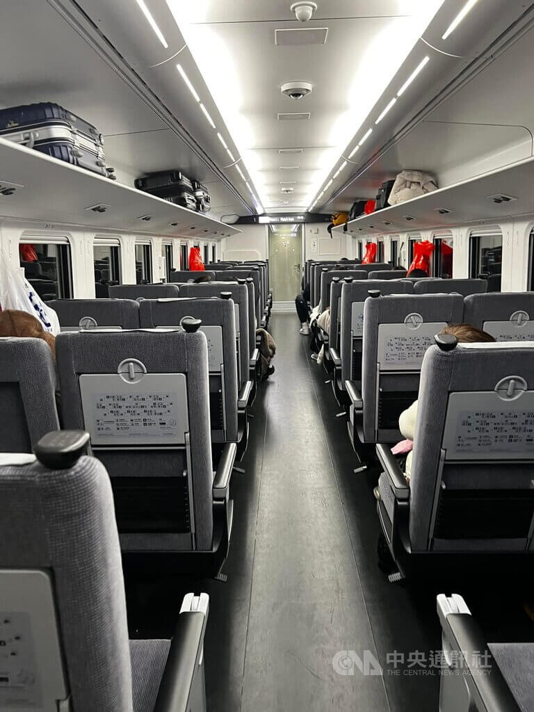 台鐵EMU3000列車座椅不舒適  劉櫂豪促交通部改善 | 地方 | 中