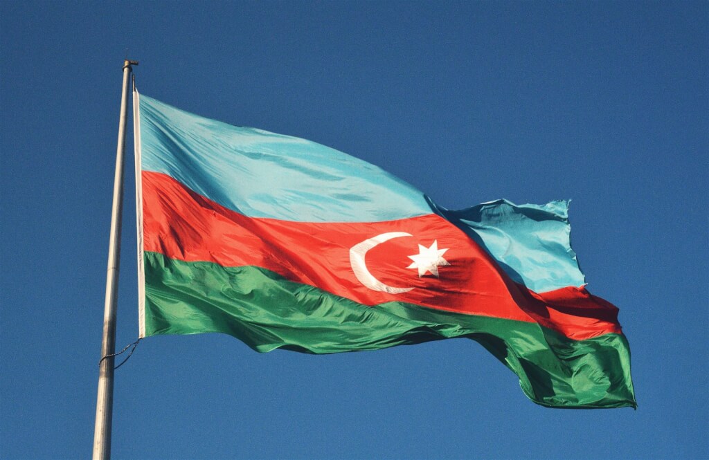 亞塞拜然國旗。（圖取自Unsplash圖庫）