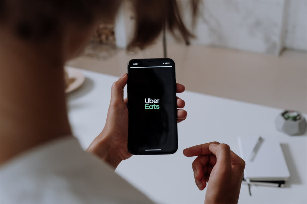不法集團疑用Uber Eats非法洗錢逾1000萬 北檢搜索約談9人