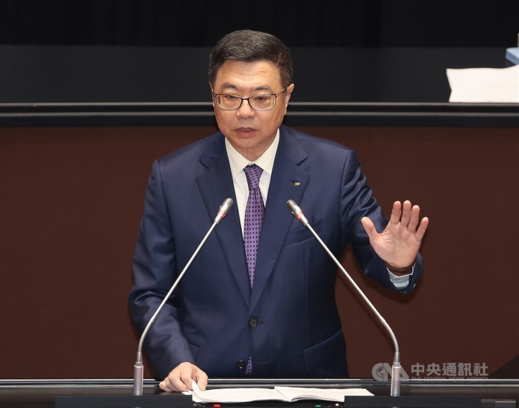 國民黨立委傅崐萁31日要求說明立法院職權行使法修法哪裡窒礙難行，行政院長卓榮泰表示尚未收到立法院公文，一定要看到條文內容、仔細斟酌， ​​​​​​​才能夠依據。（圖／中央社）