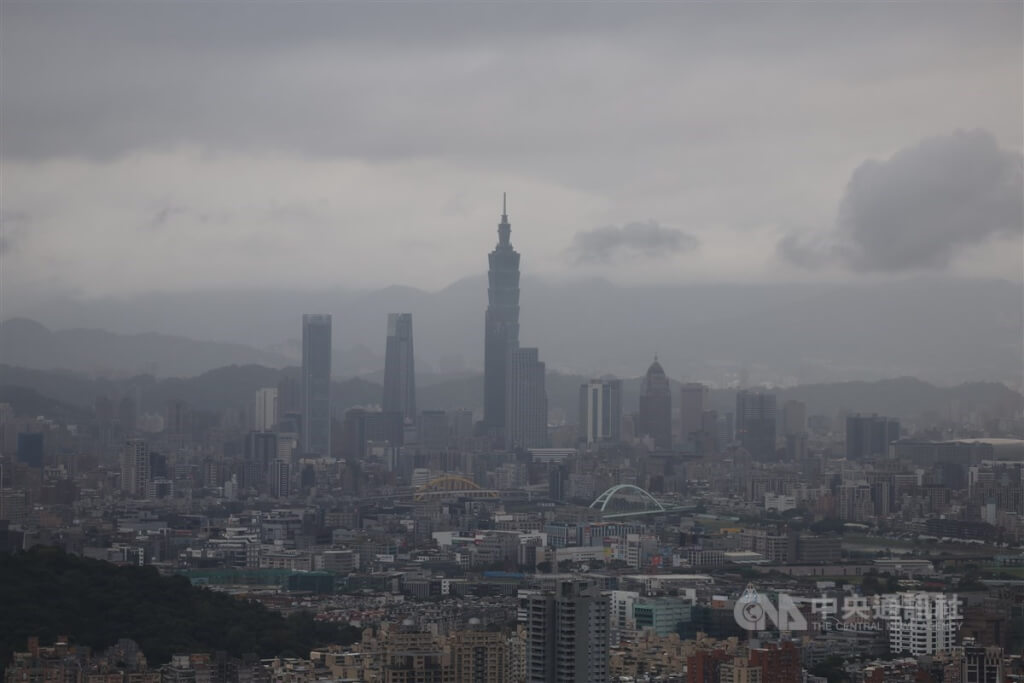圖為碧山巖鳥瞰台北市區。（中央社檔案照片）