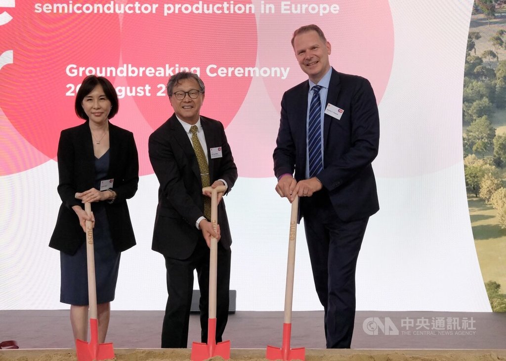 台灣駐德代表謝志偉帶領台灣駐柏林代表處的經濟組同仁，前往德勒斯登出席台積電的歐洲半導體晶圓廠動土典禮。（圖／中央社）
