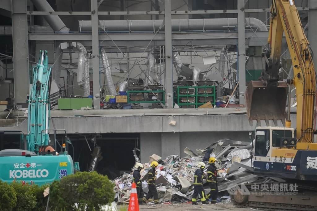 屏東科技產業園區內的明揚國際科技股份有限公司工廠去年9月大火造成4名消防員殉職。（圖／中央社）