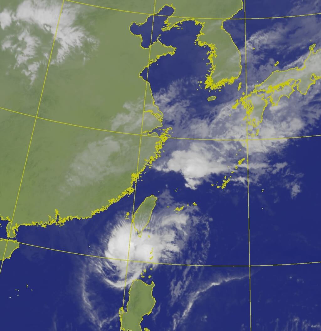 颱風天兔已減弱為輕颱。圖為15日上午9時30分衛星雲圖。（圖／取自氣象署網頁cwa.gov.tw）