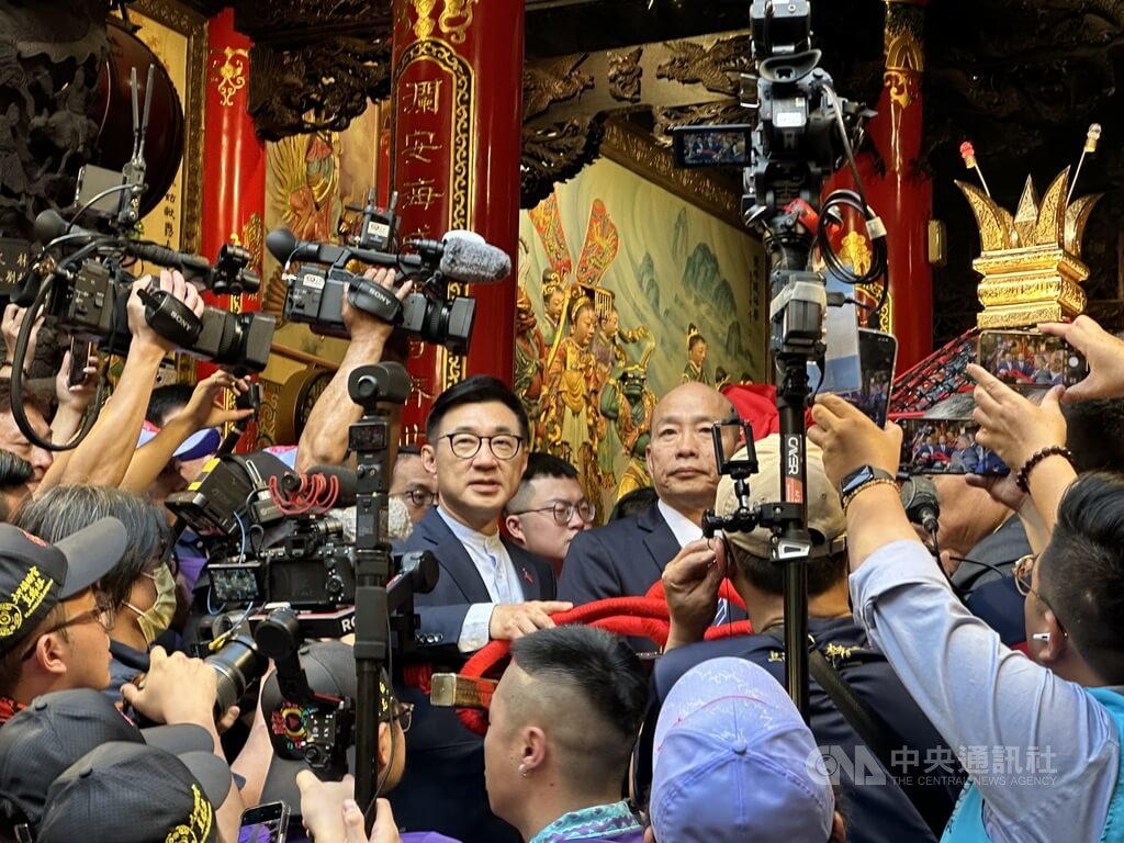 大甲媽祖起駕人潮與宗教現場｜來源：中央社 / 趙麗妍