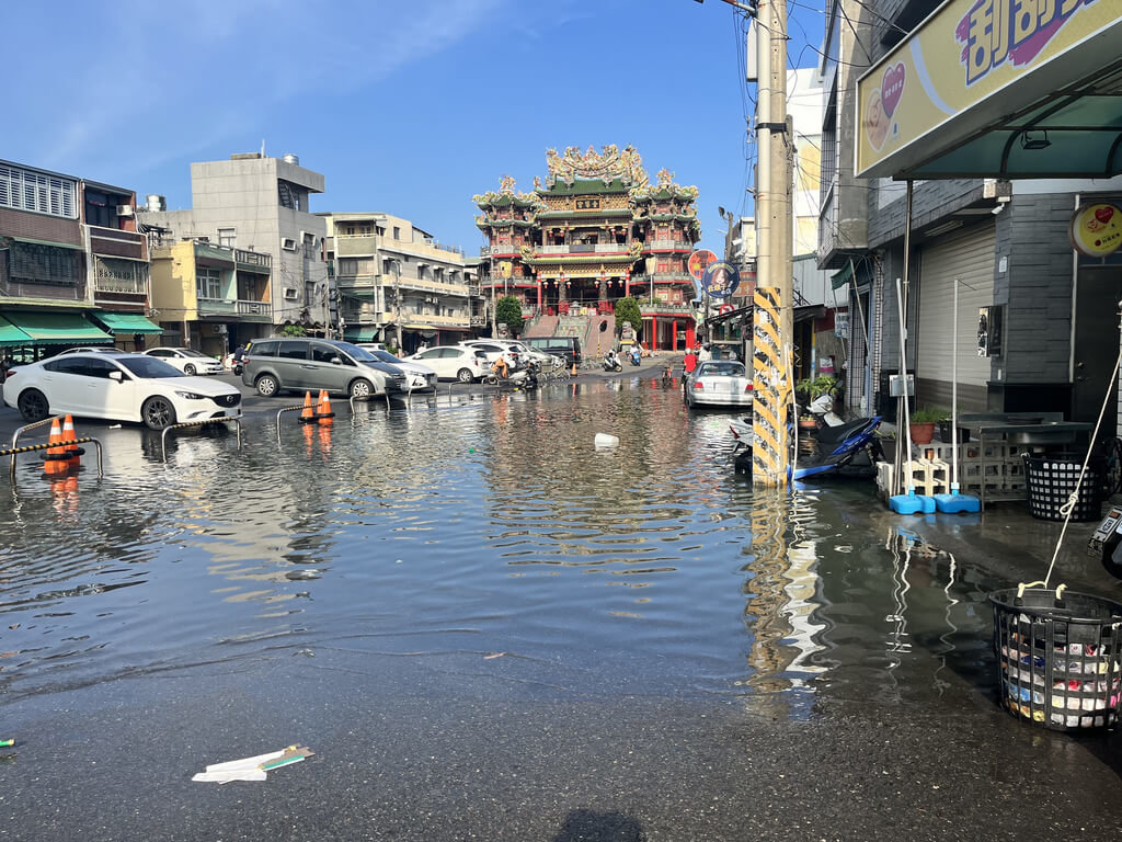 高雄茄萣大潮淹水多日水利局：防水閘門、抽水站完工後可望減緩| 地方