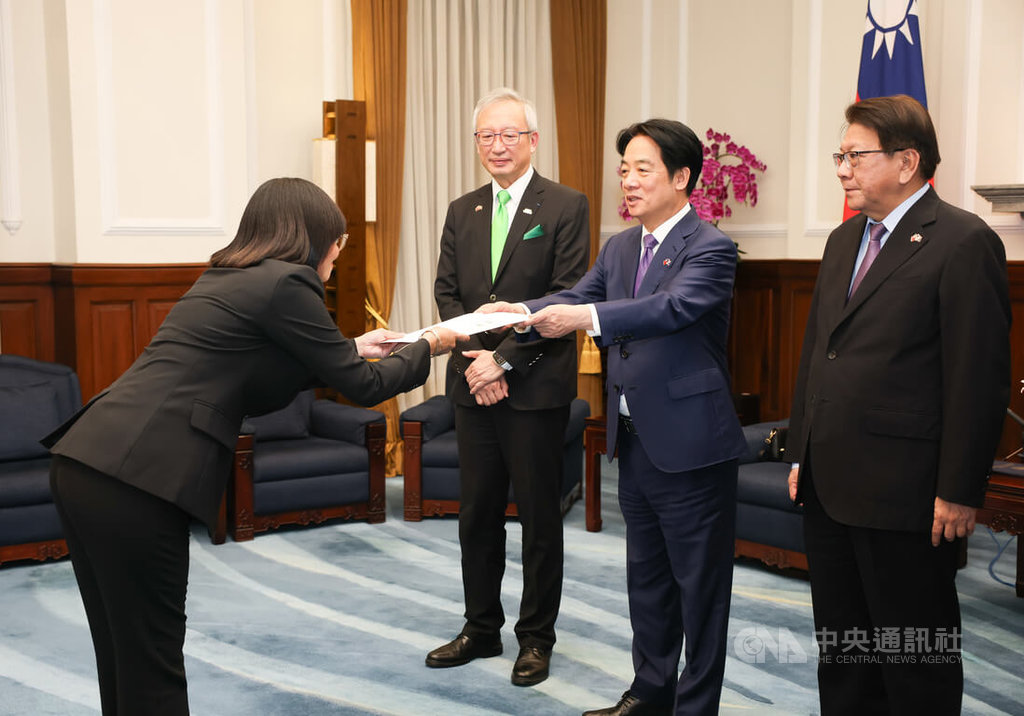 賴總統接受貝里斯駐台大使呈遞到任國書（1）