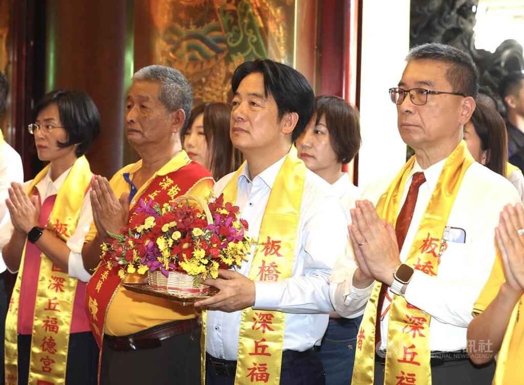 賴總統深丘福德宮參香（2）