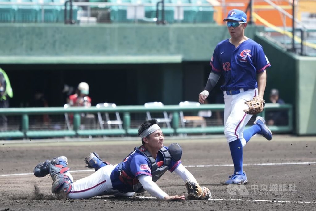 U18世界盃季軍戰 江庭毅撲接飛球