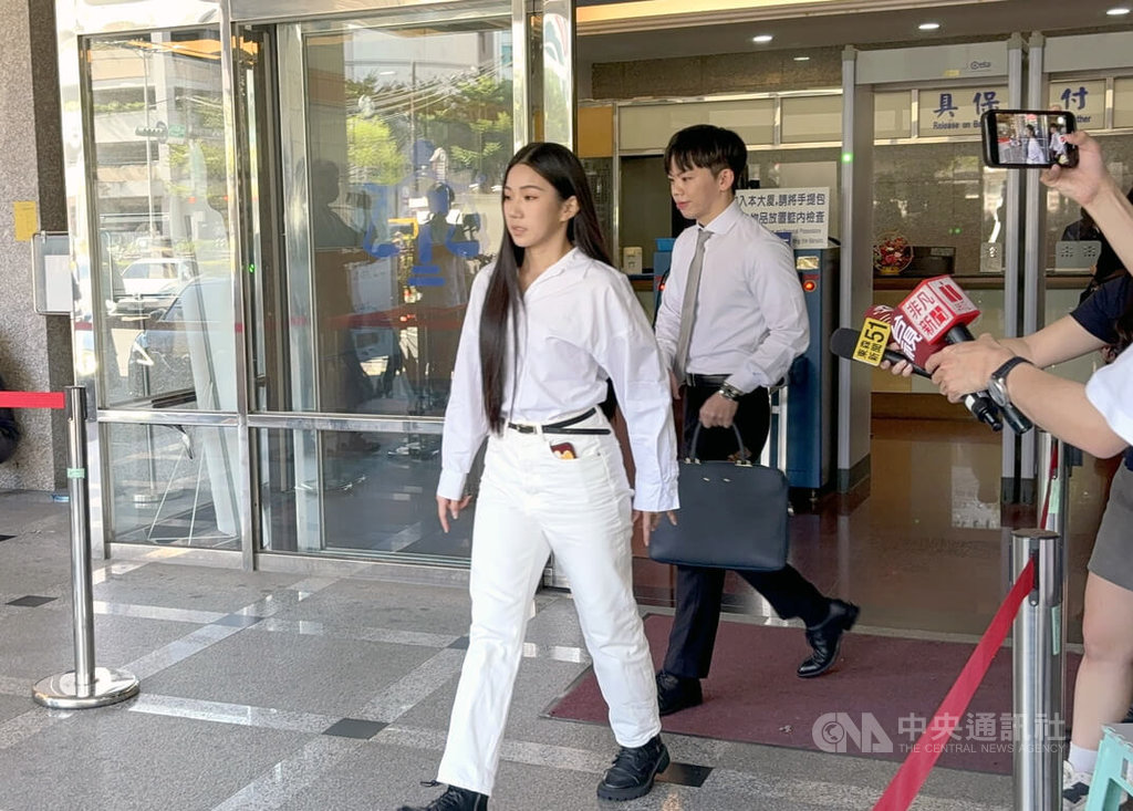 家寧一家涉逃漏稅遭起訴　新北地院開庭（1）