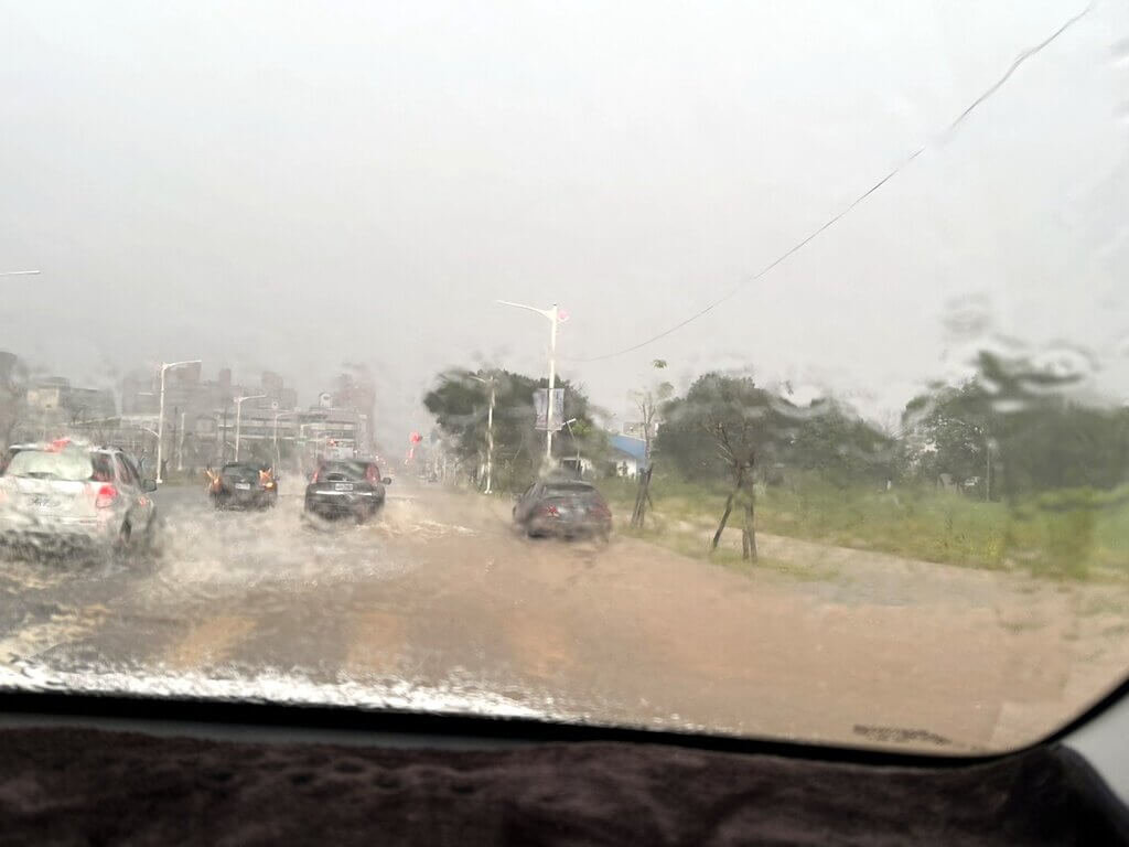 嘉市午後強陣雨　部分路段積淹水