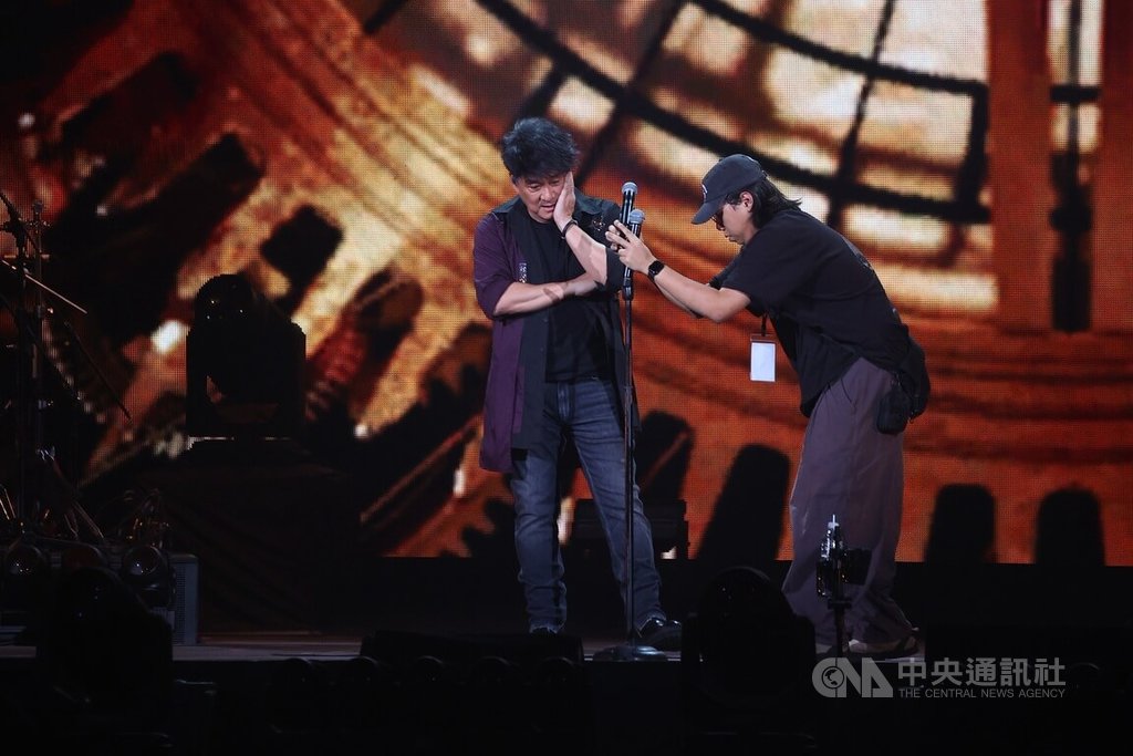 周華健攻蛋開唱遇插曲　麥克風一度消音