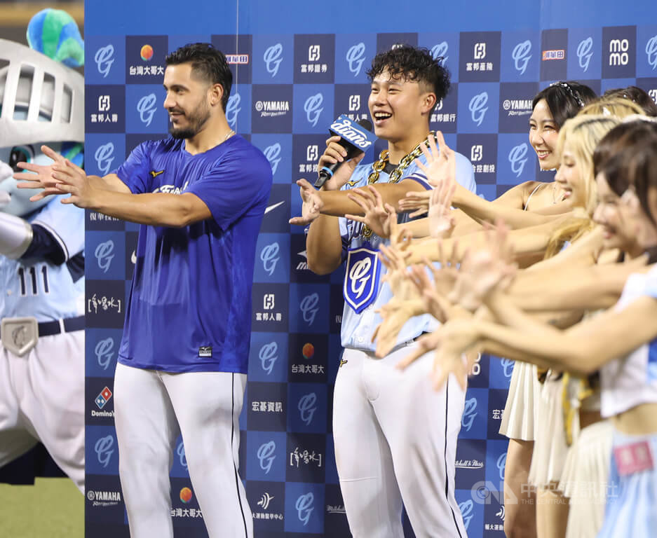 悍將大巨蛋擊退雄鷹　魔力藍奪勝拿MVP