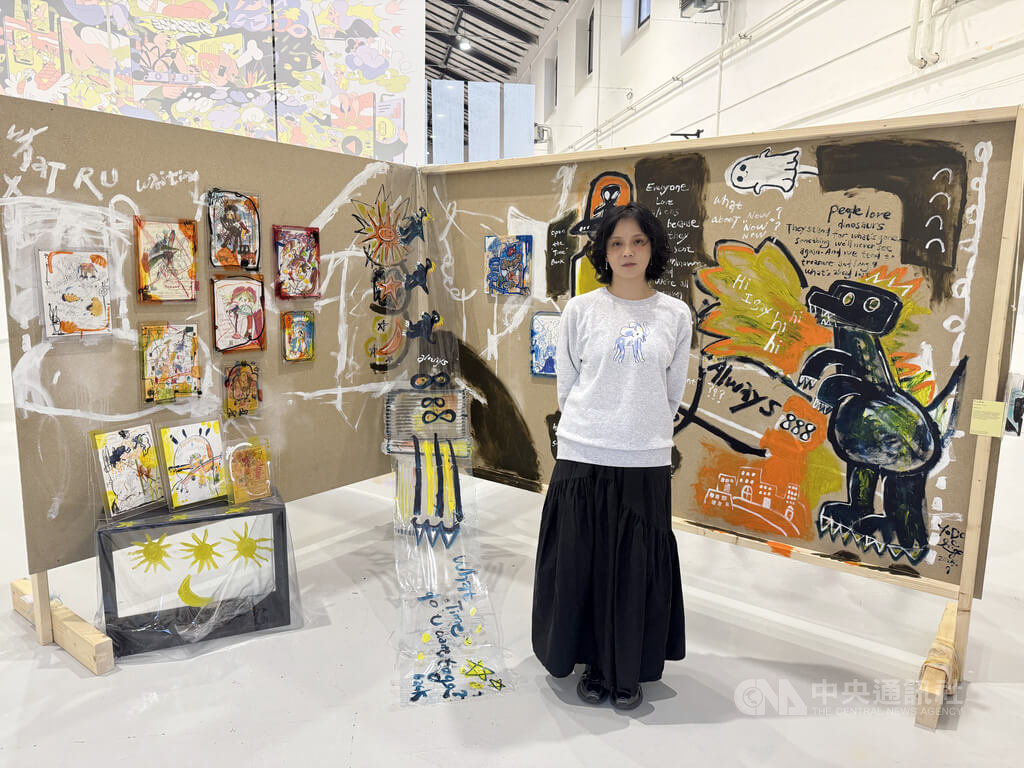 台灣藝術家淀作品登捷克插畫節　以盲畫創作