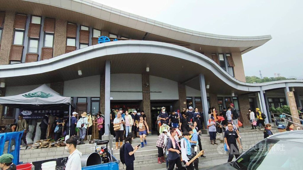 讓志工前往花蓮光復災區  台鐵開放自強號站票
