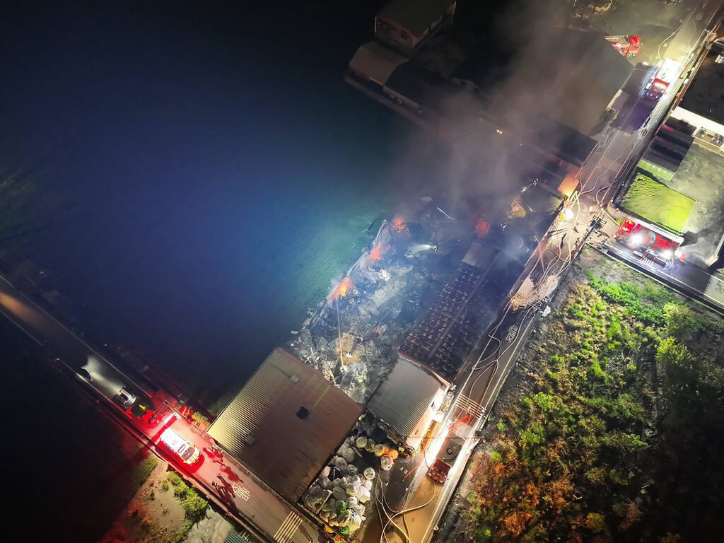 彰化二林市場火警　消防馳援