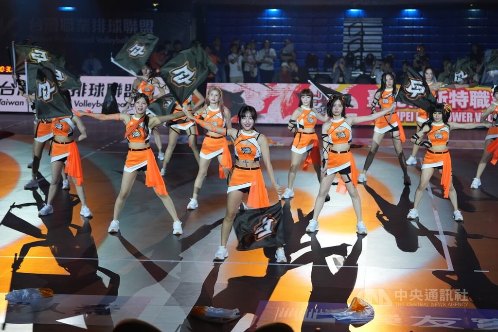 TPVL元年首戰　啦啦隊開場演出（1）