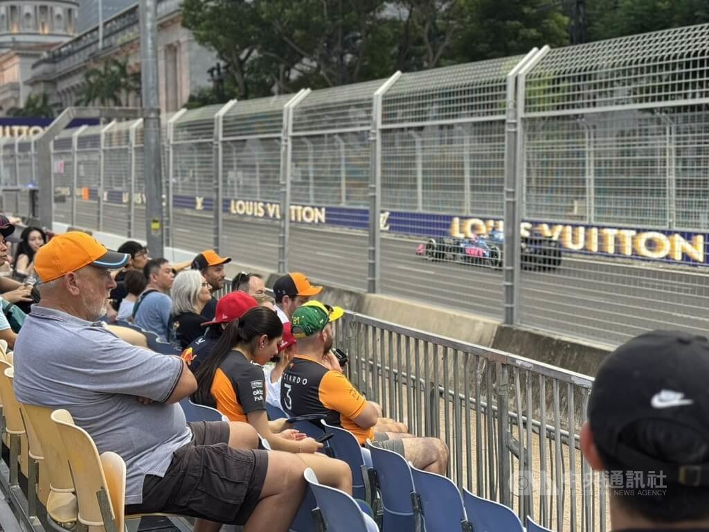 F1新加坡大獎賽　車迷盡享頂級賽車盛宴