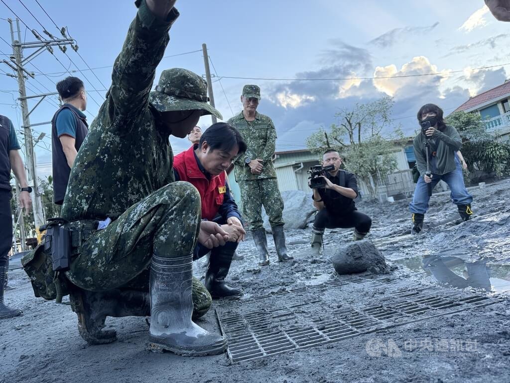 賴總統赴花蓮光復佛祖街勘災（2）
