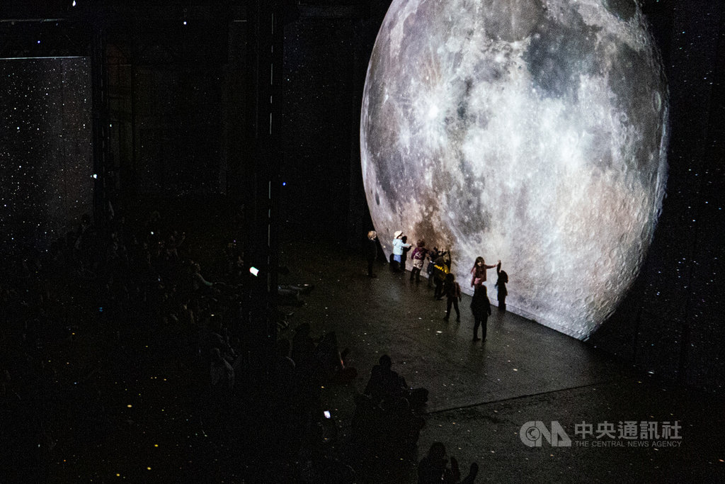 360度沉浸紀錄片「登陸月球」回顧56年前登月熱潮