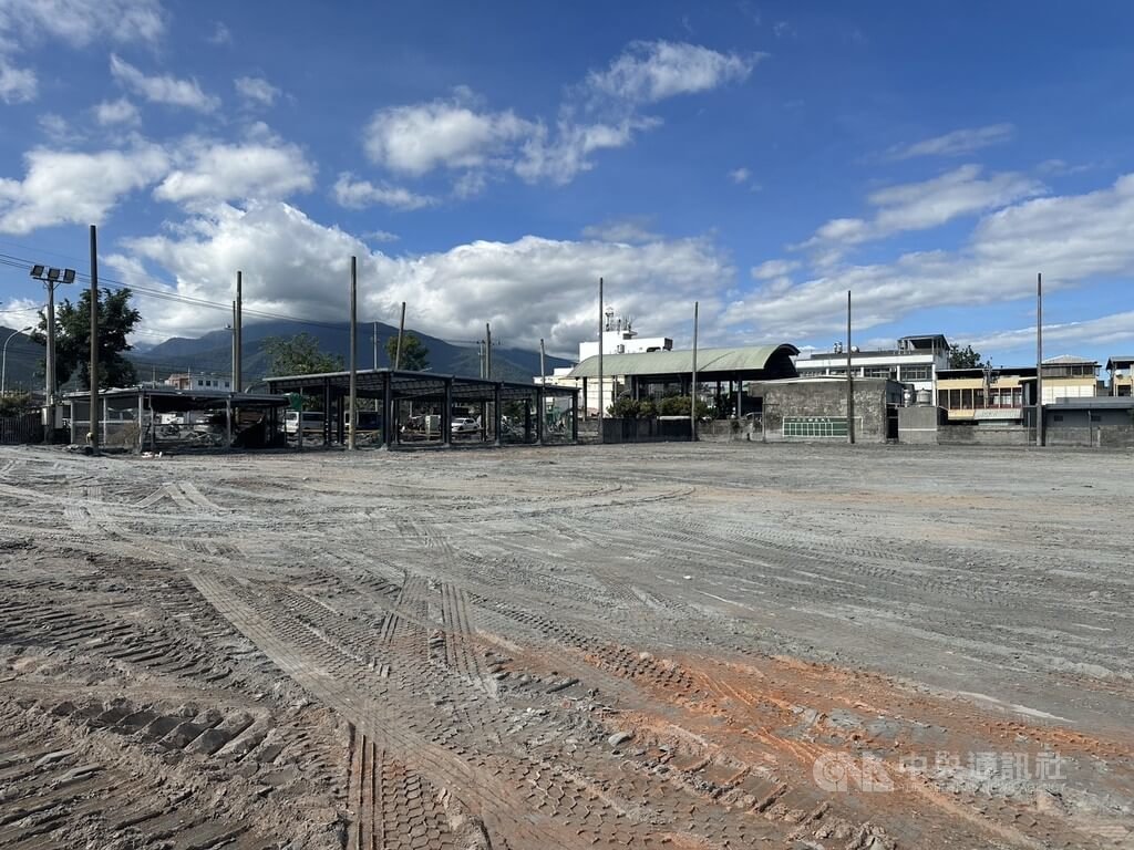 堰塞湖溢流致災　光復國中棒球場遭土砂掩蓋
