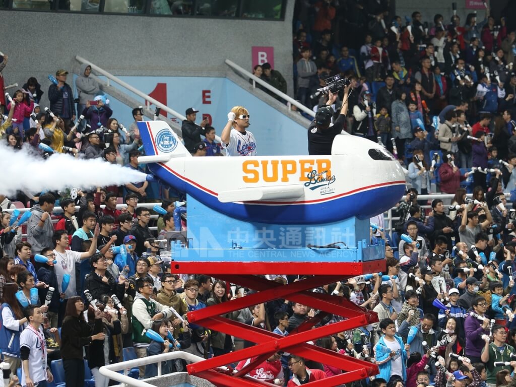 台式應援與啦啦隊文化