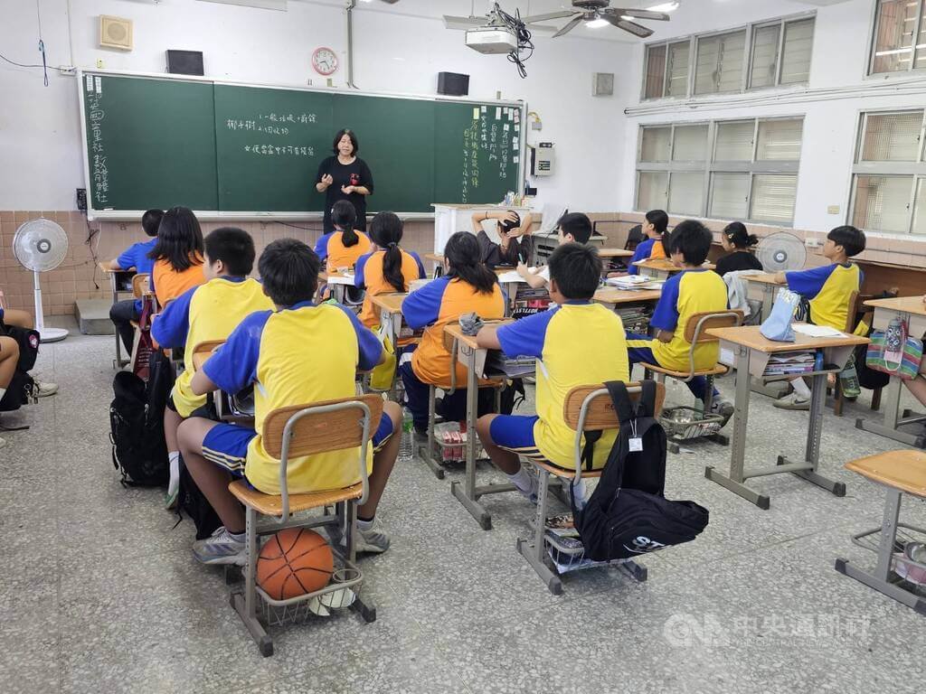 花蓮洪災受災光復國中復課