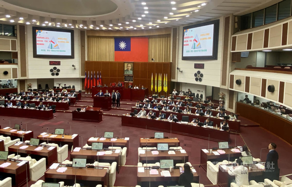 歐洲學校外現納粹旗　北市議員關切