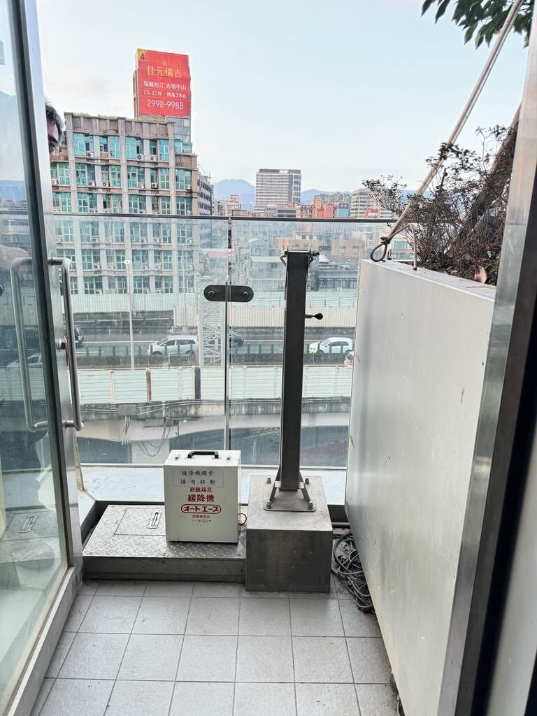 北市消：大巨蛋影城緩降梯操作空間符合規定