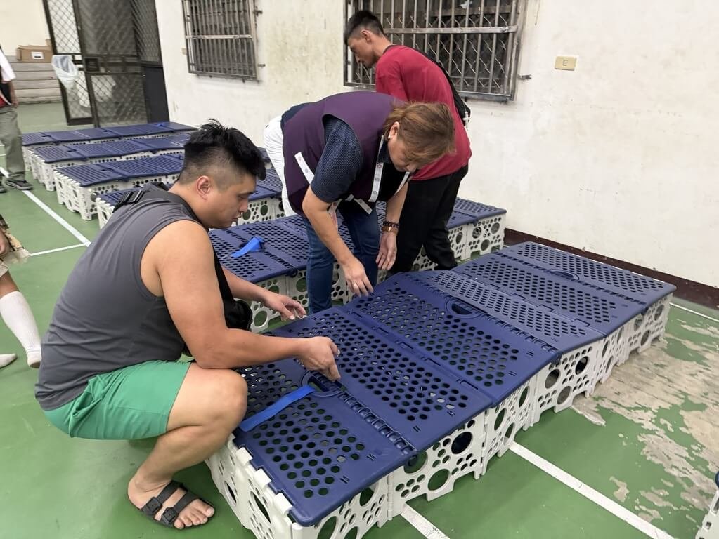 花蓮現新堰塞湖　議員協助收容據點放置福慧床