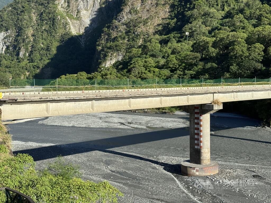 立霧溪堰塞湖太魯閣錦文橋目前水位正常