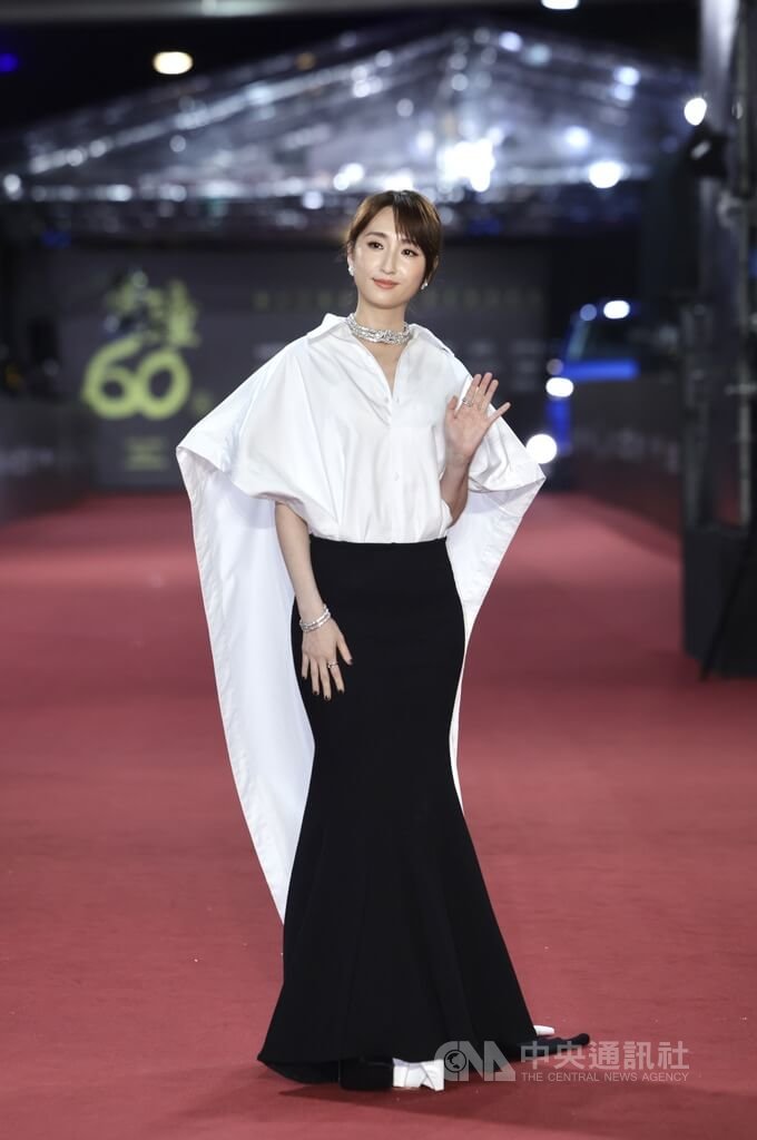 金鐘60星光　柯佳嬿盛裝登紅毯